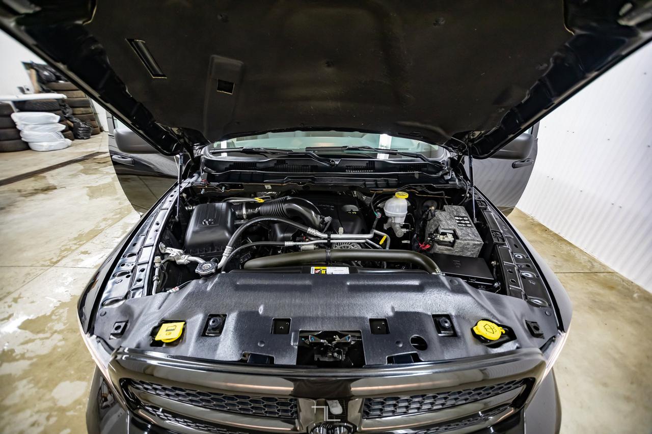 2017 Ram 1500 4x4 Crew Cab Express Red Deer AB