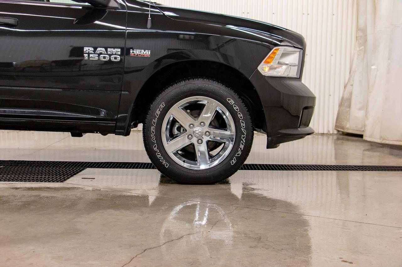 2017 Ram 1500 4x4 Crew Cab Express Red Deer AB