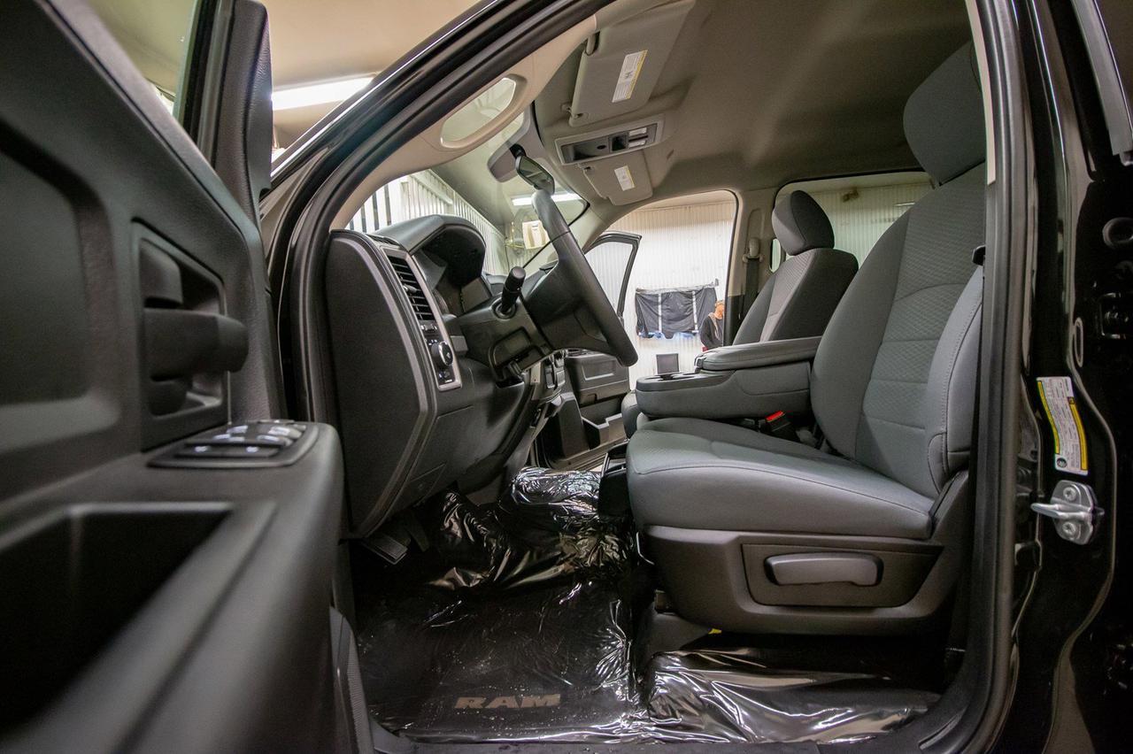 2017 Ram 1500 4x4 Crew Cab Express Red Deer AB