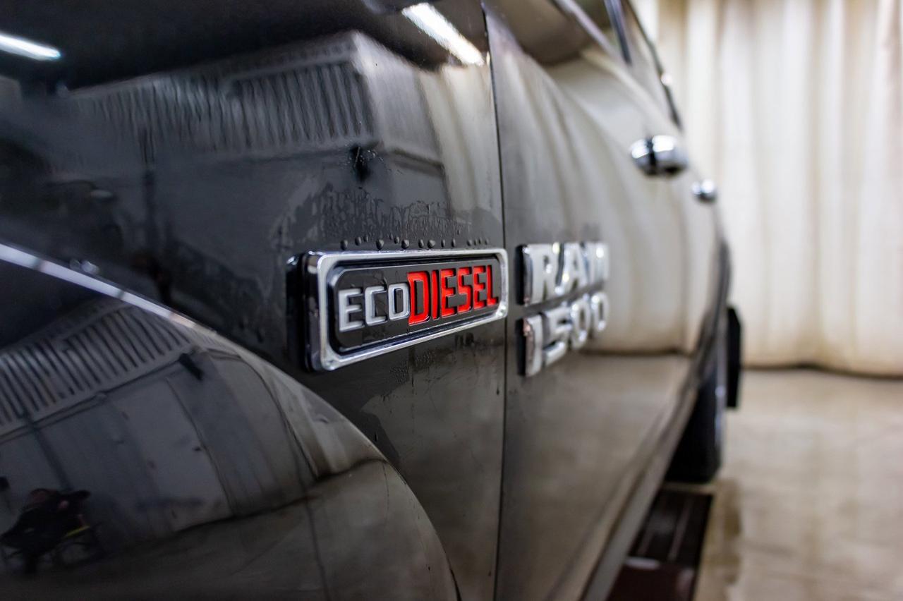 2017 Ram 1500 4x4 Crew Cab Laramie EcoDiesel Leather Roof Nav Red Deer AB