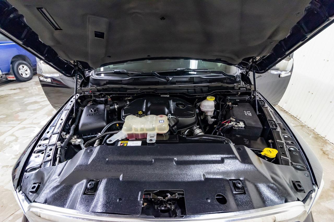 2017 Ram 1500 4x4 Crew Cab Laramie EcoDiesel Leather Roof Nav Red Deer AB