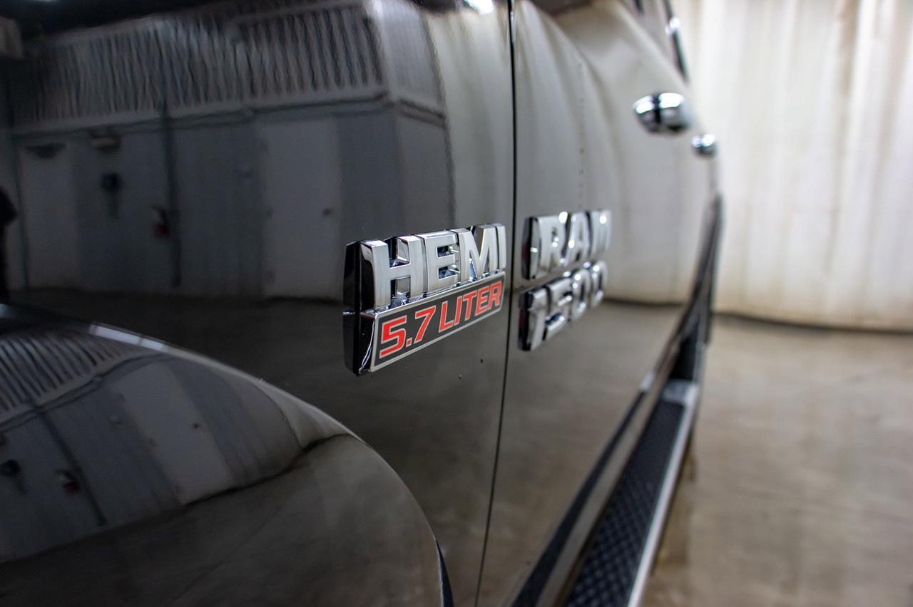 2017 Ram 1500 4x4 Crew Cab Laramie Leather Roof Nav Red Deer AB