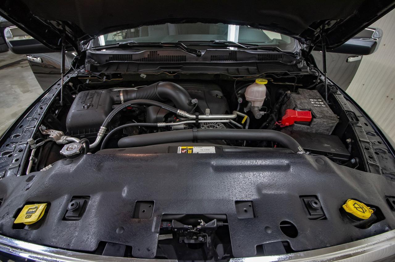 2017 Ram 1500 4x4 Crew Cab Laramie Leather Roof Nav Red Deer AB