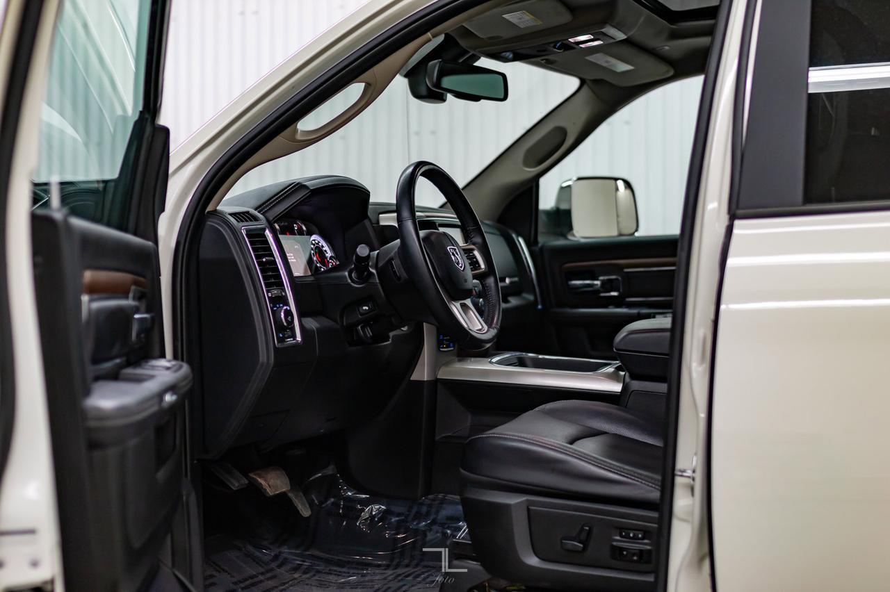 2017 Ram 1500 4x4 Crew Cab Laramie Leather Roof Nav Red Deer AB