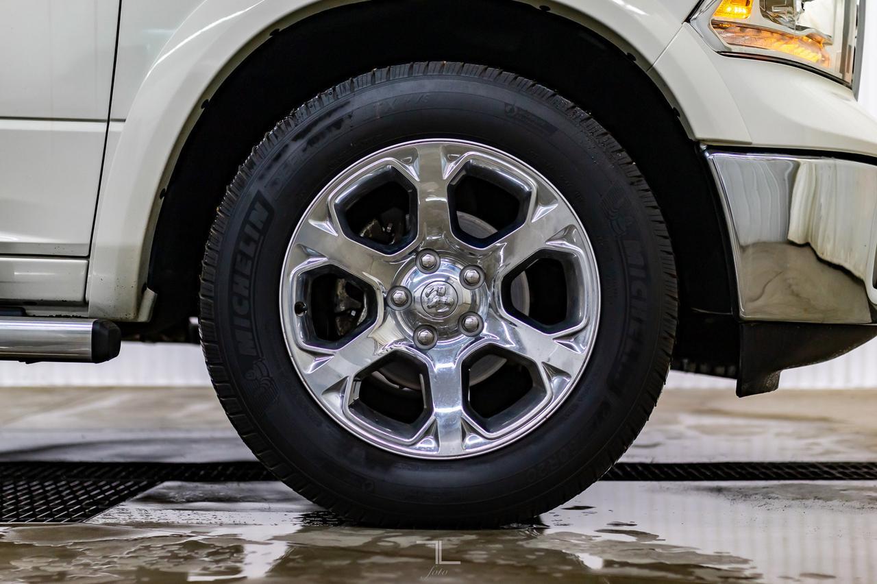 2017 Ram 1500 4x4 Crew Cab Laramie Leather Roof Nav Red Deer AB