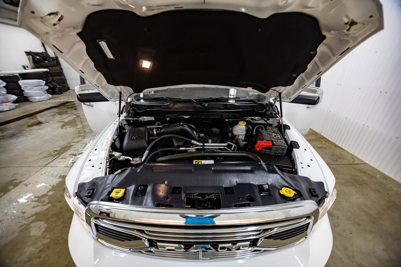 2017 Ram 1500 4x4 Crew Cab Limited Leather Roof Nav Red Deer AB