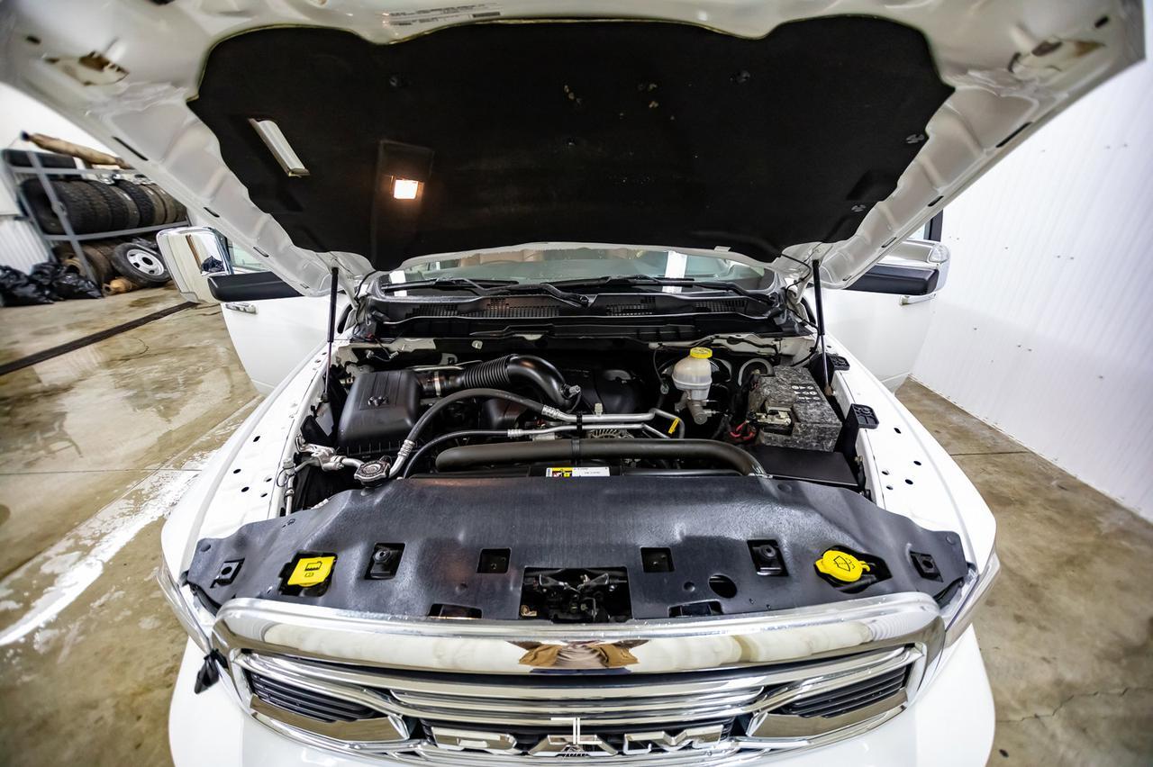 2017 Ram 1500 4x4 Crew Cab Longhorn Leather Roof Nav Red Deer AB