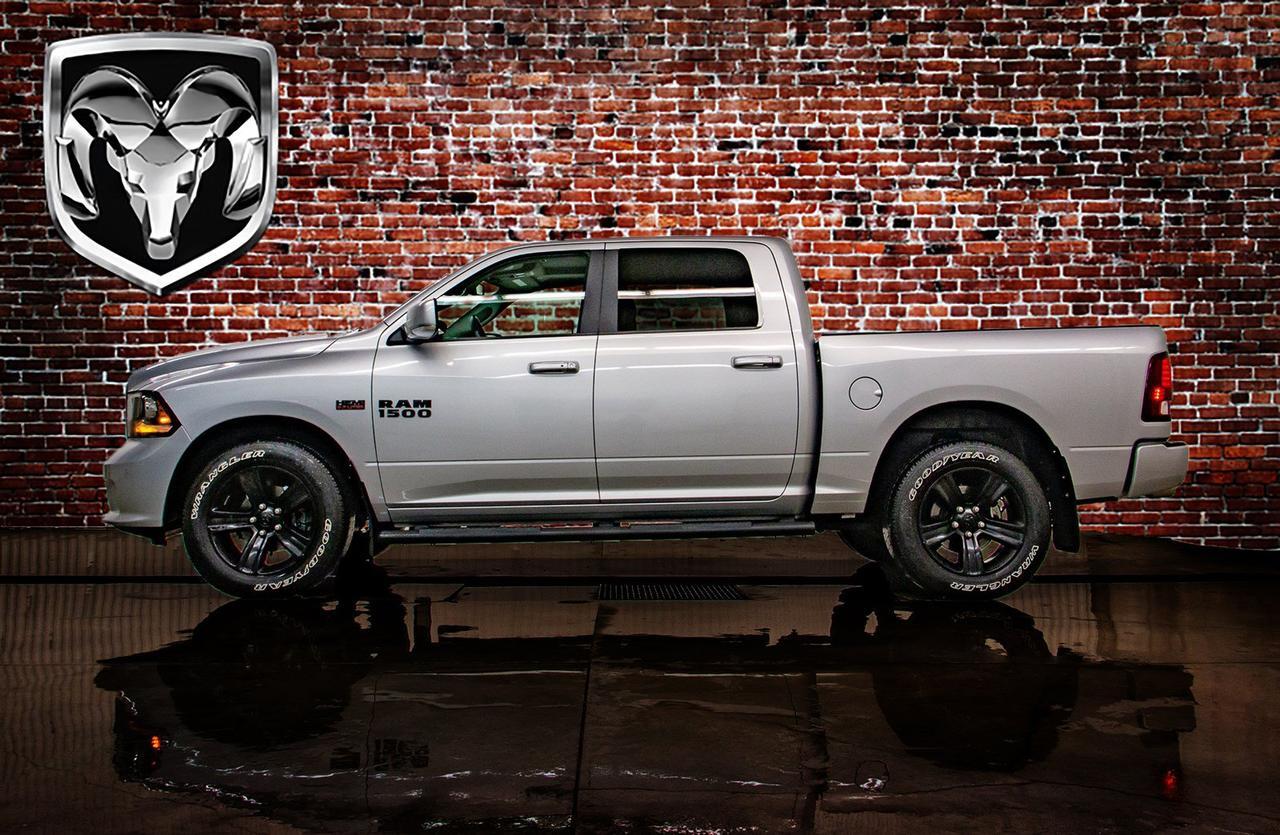 2017 Ram 1500 4x4 Crew Cab Night Edition Leather Roof Nav