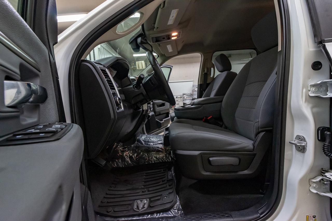 2017 Ram 1500 4x4 Crew Cab Outdoorsman Nav BCam Red Deer AB