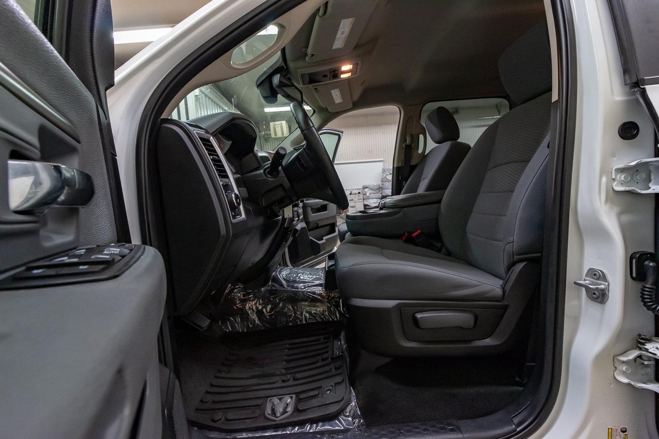 2017 Ram 1500 4x4 Crew Cab Outdoorsman Nav BCam Red Deer AB