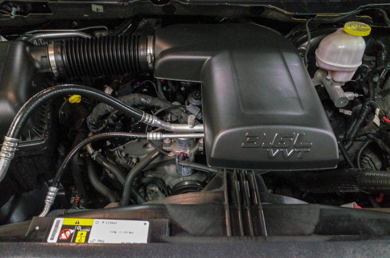 2017 Ram 1500 4x4 Crew Cab SLT BCam Red Deer AB