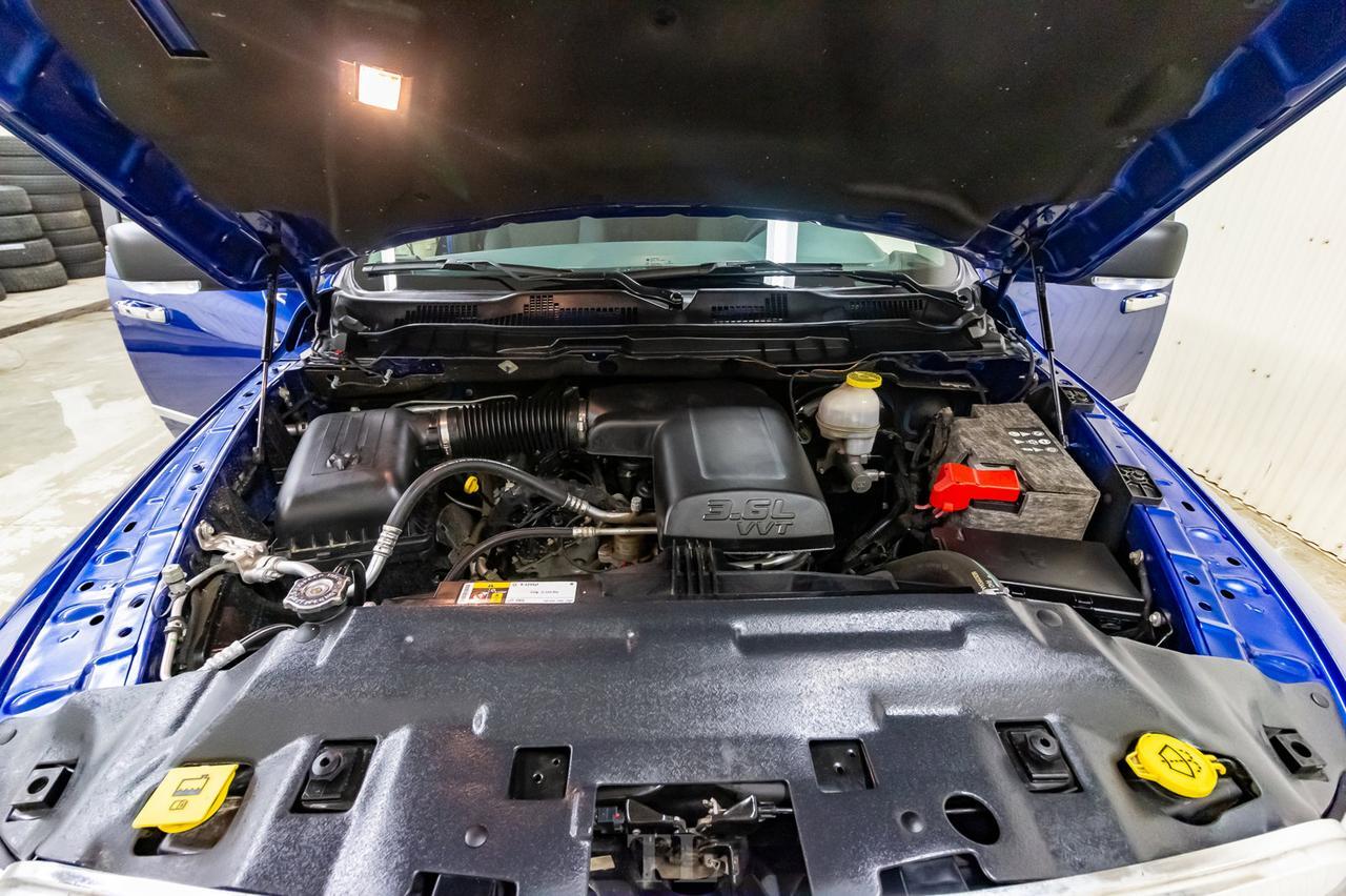 2017 Ram 1500 4x4 Crew Cab SLT Nav BCam Red Deer AB