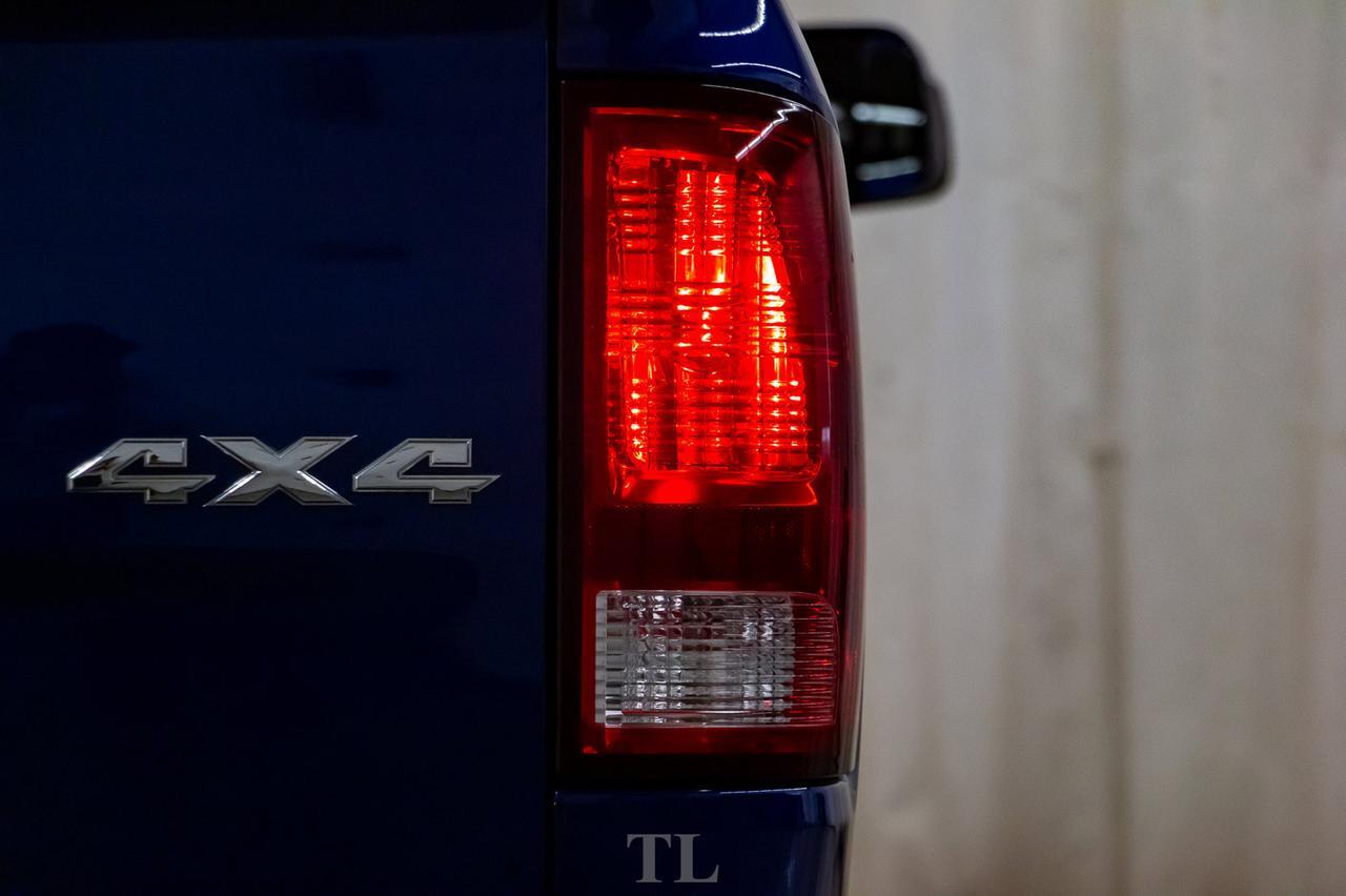 2017 Ram 1500 4x4 Crew Cab SLT Nav Roof Bcam Red Deer AB