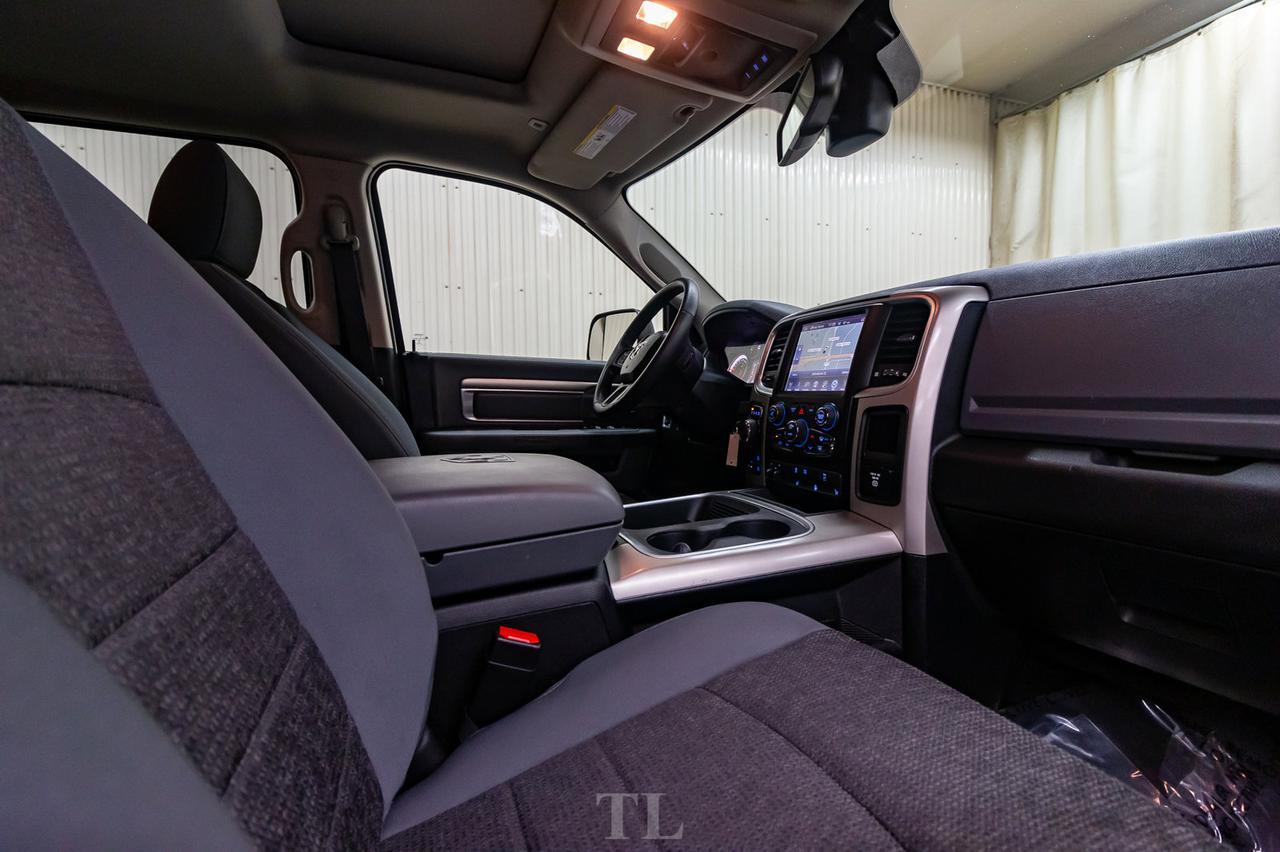 2017 Ram 1500 4x4 Crew Cab SLT Nav Roof Bcam Red Deer AB