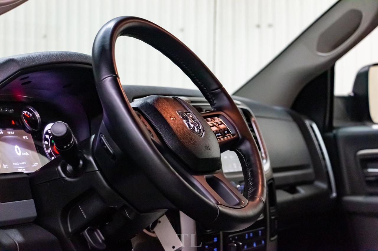 2017 Ram 1500 4x4 Crew Cab SLT Nav Roof Bcam Red Deer AB