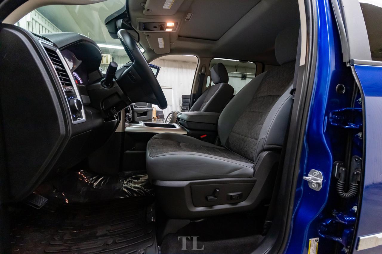 2017 Ram 1500 4x4 Crew Cab SLT Nav Roof Bcam Red Deer AB