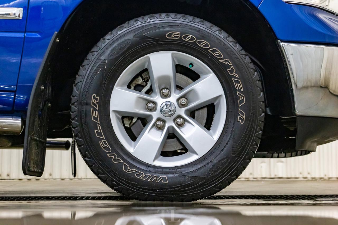 2017 Ram 1500 4x4 Crew Cab SLT Nav Roof Bcam Red Deer AB