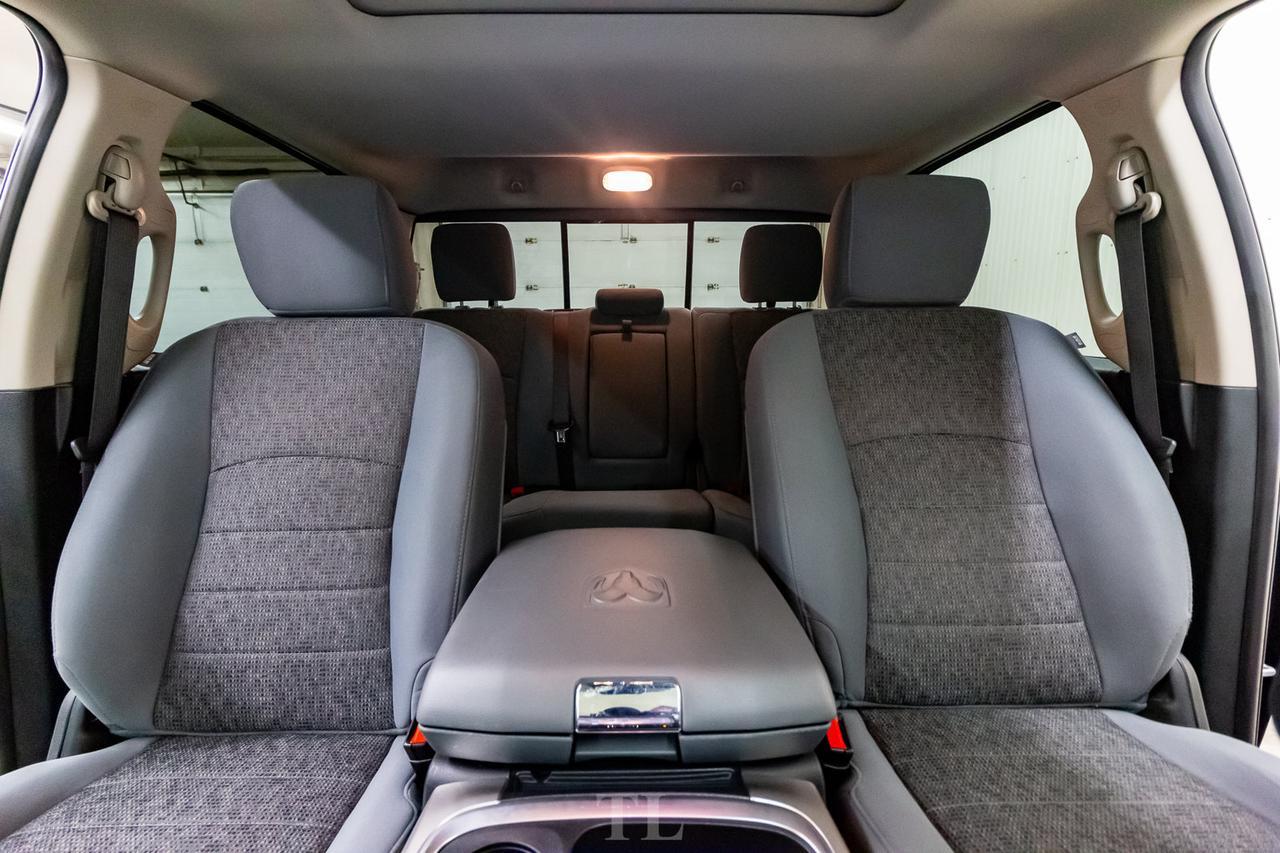 2017 Ram 1500 4x4 Crew Cab SLT Nav Roof Bcam Red Deer AB