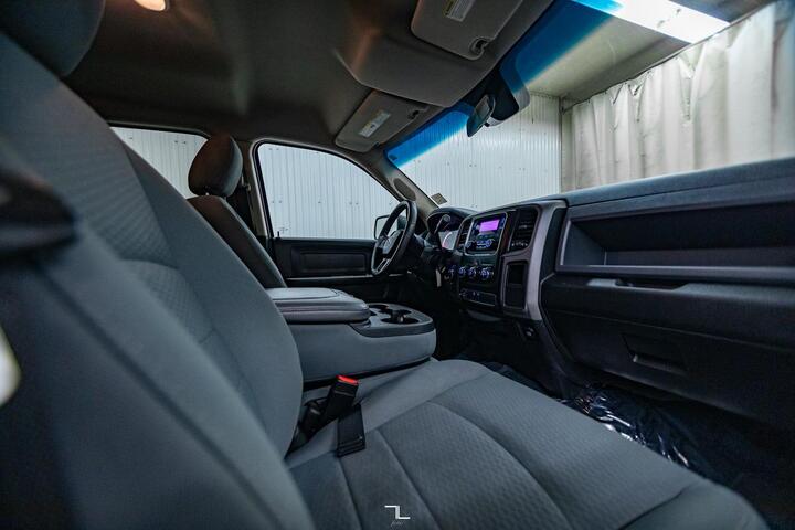 2017 Ram 1500 4x4 Crew Cab SXT Red Deer AB 2017 Ram 1500 4x4 Crew Cab SXT Red Deer AB