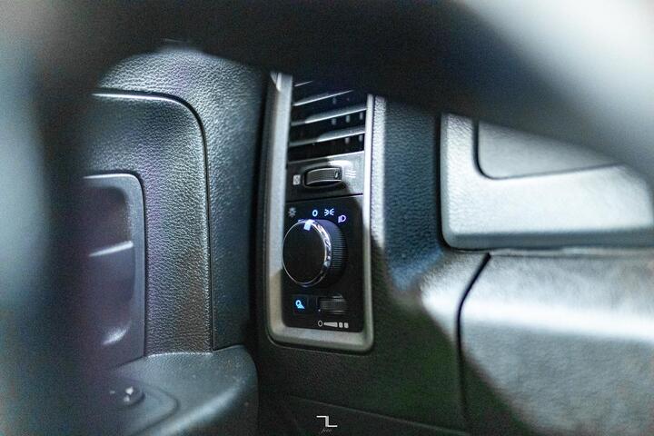 2017 Ram 1500 4x4 Crew Cab SXT Red Deer AB 2017 Ram 1500 4x4 Crew Cab SXT Red Deer AB