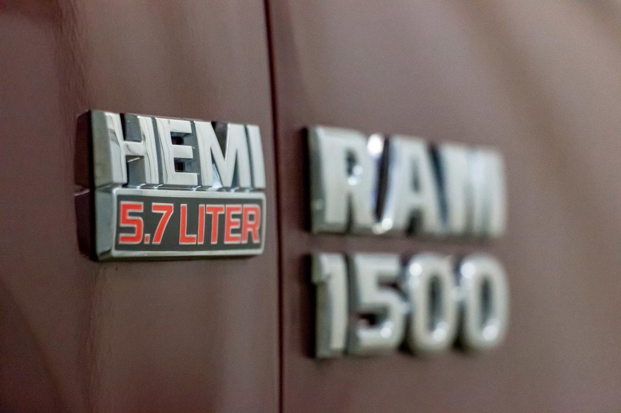 2017 Ram 1500 4x4 Crew Cab Sport Leather Roof Nav Red Deer AB