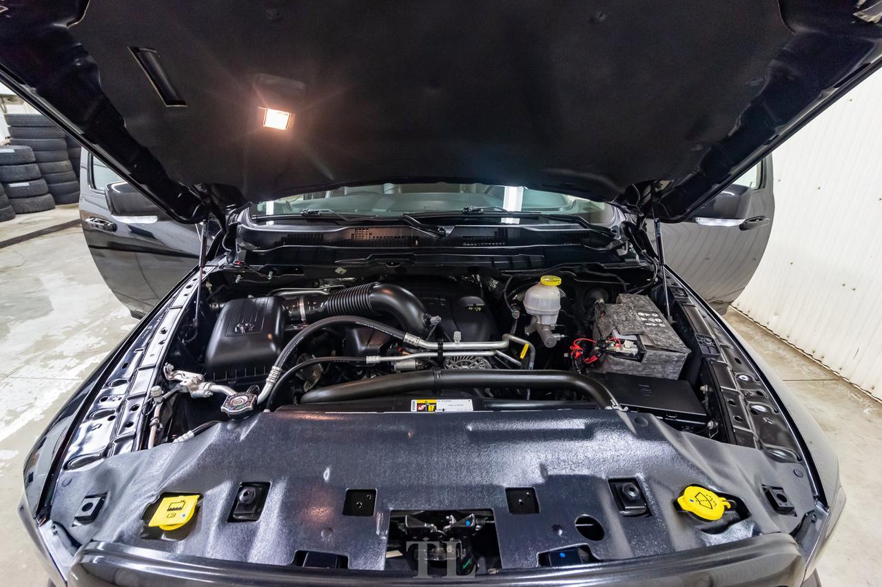 2017 Ram 1500 4x4 Reg Cab Short Box Sport Leather Nav BCam Red Deer AB