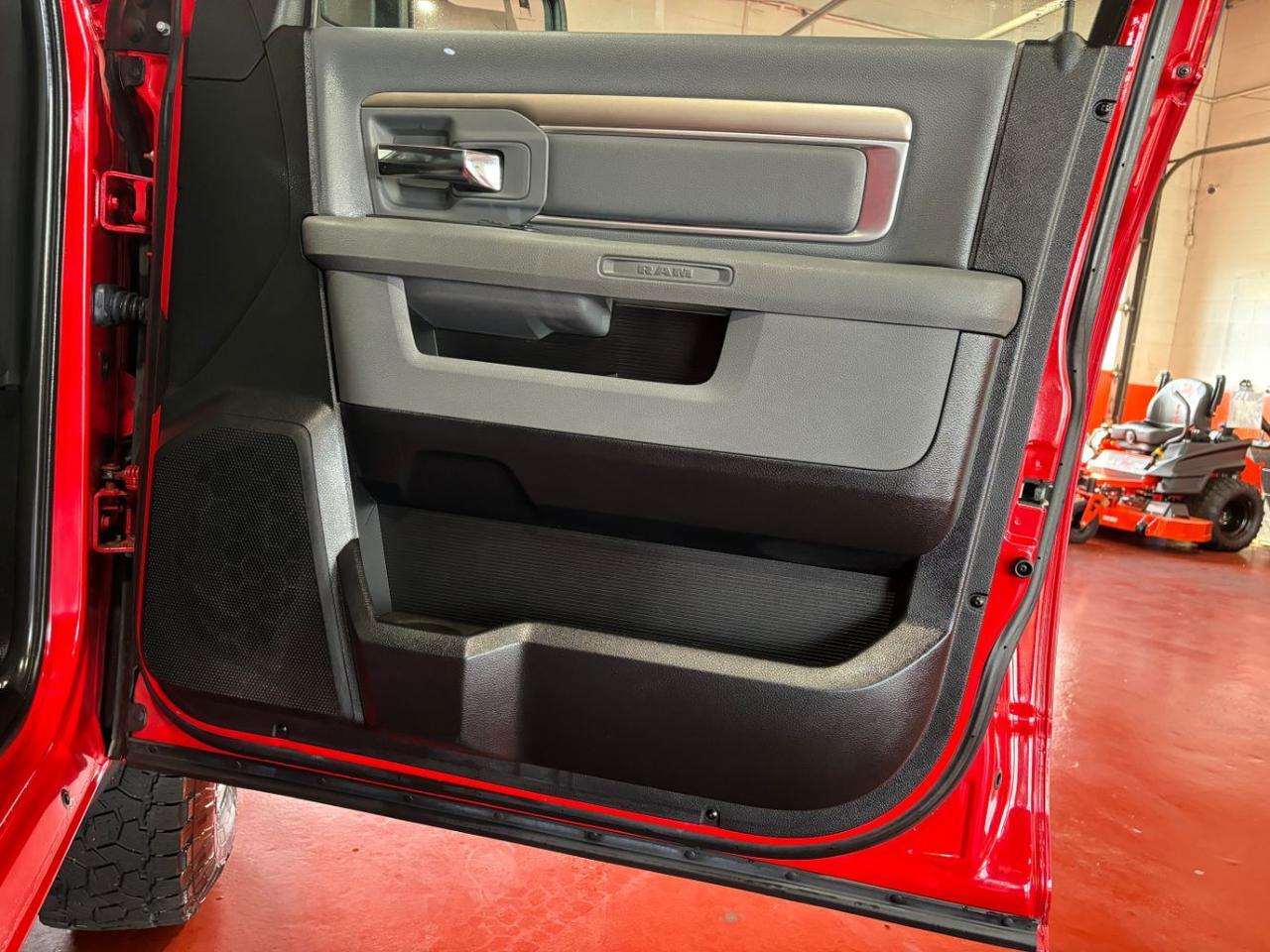 2017 Ram 1500 Big Horn Crew Cab 4x4 5'7 Box Franklin OH