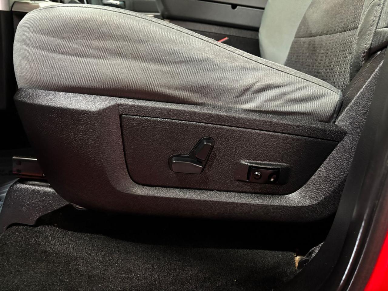 2017 Ram 1500 Big Horn Crew Cab 4x4 5'7 Box Franklin OH