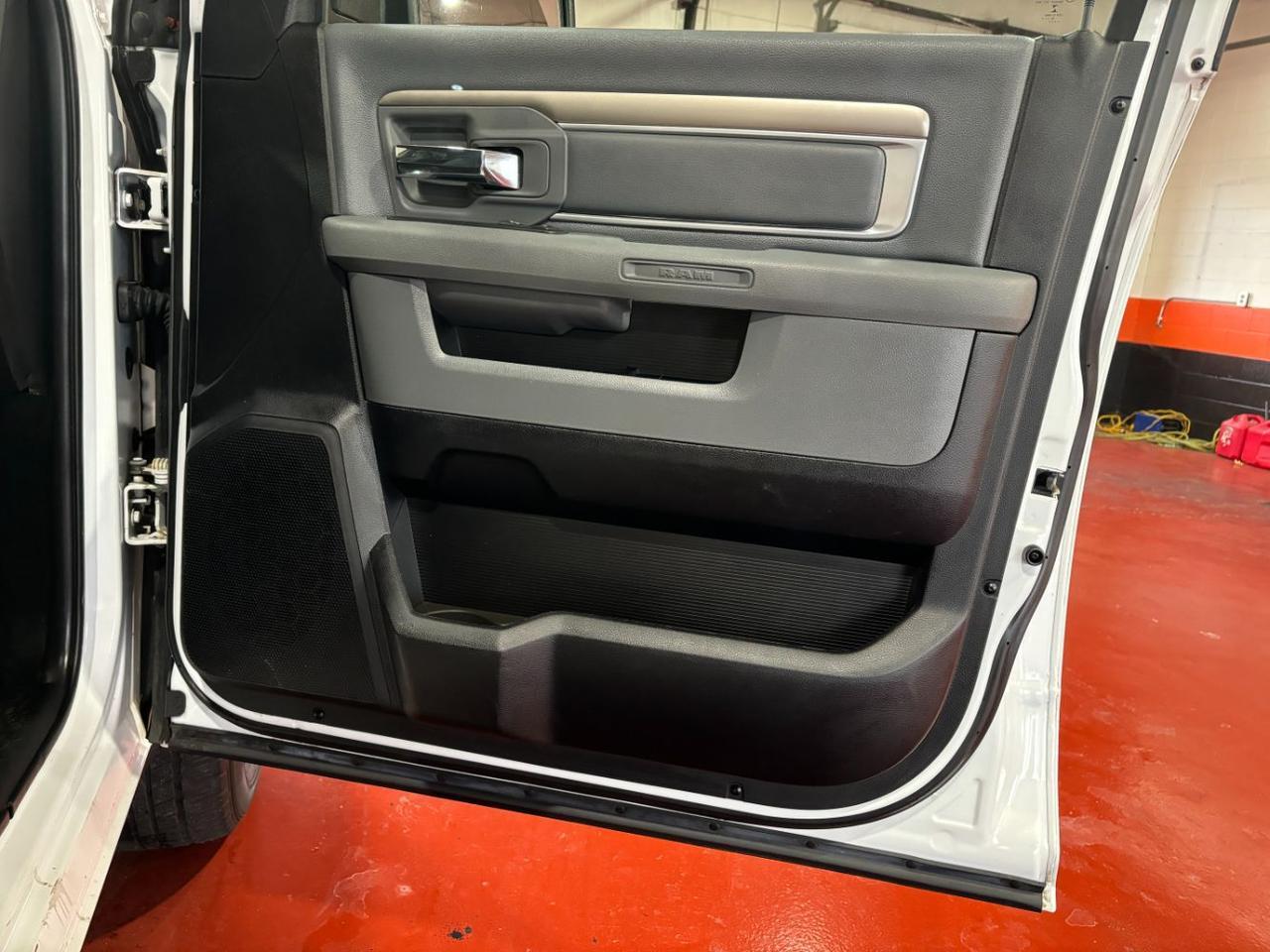 2017 Ram 1500 Big Horn Crew Cab 4x4 5&apos;7 Box Franklin OH