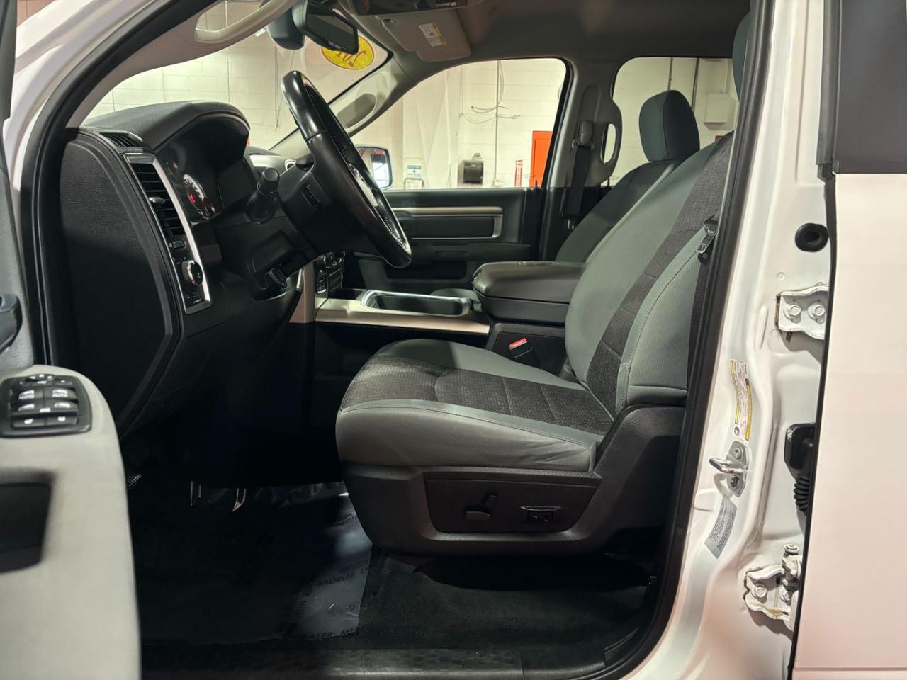 2017 Ram 1500 Big Horn Crew Cab 4x4 5'7 Box Franklin OH