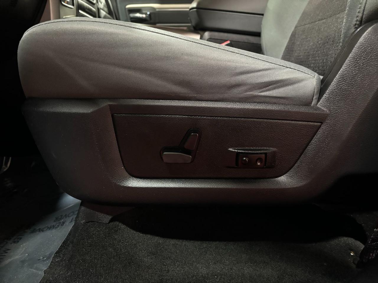 2017 Ram 1500 Big Horn Crew Cab 4x4 5'7 Box Franklin OH