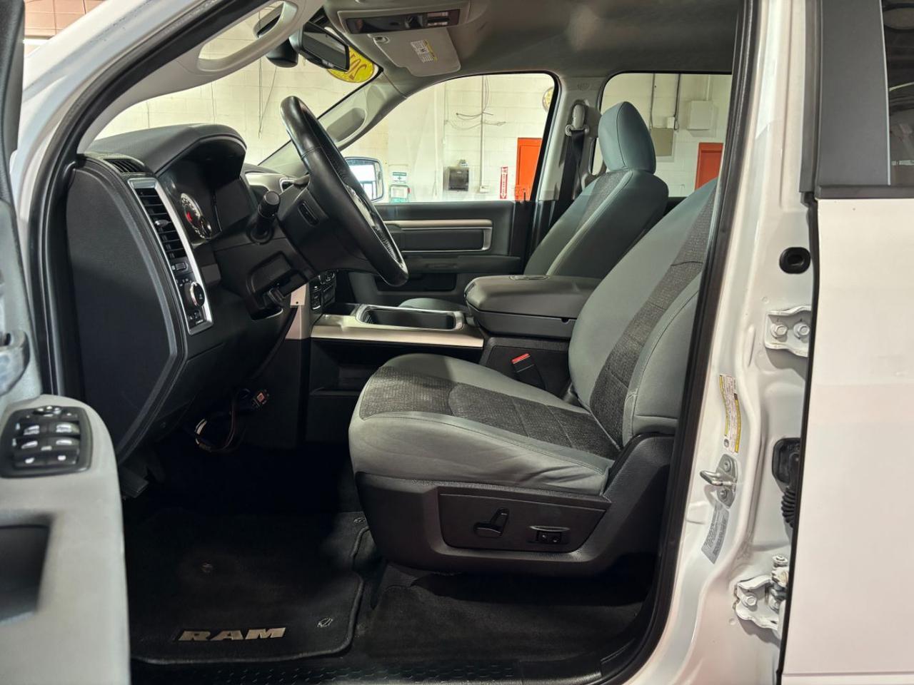 2017 Ram 1500 Big Horn Crew Cab 4x4 5'7 Box Franklin OH