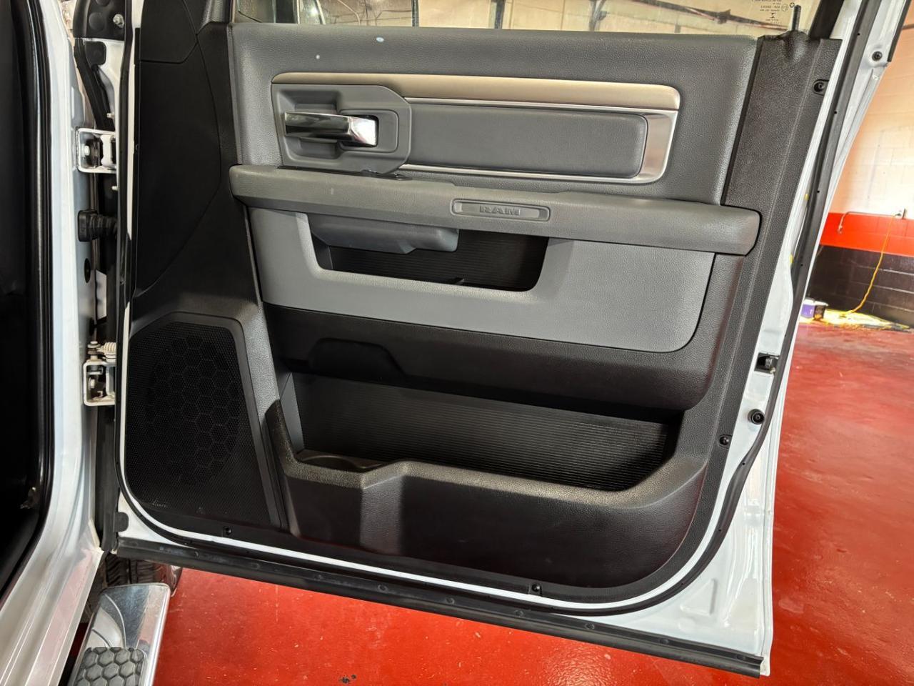 2017 Ram 1500 Big Horn Crew Cab 4x4 5'7 Box Franklin OH