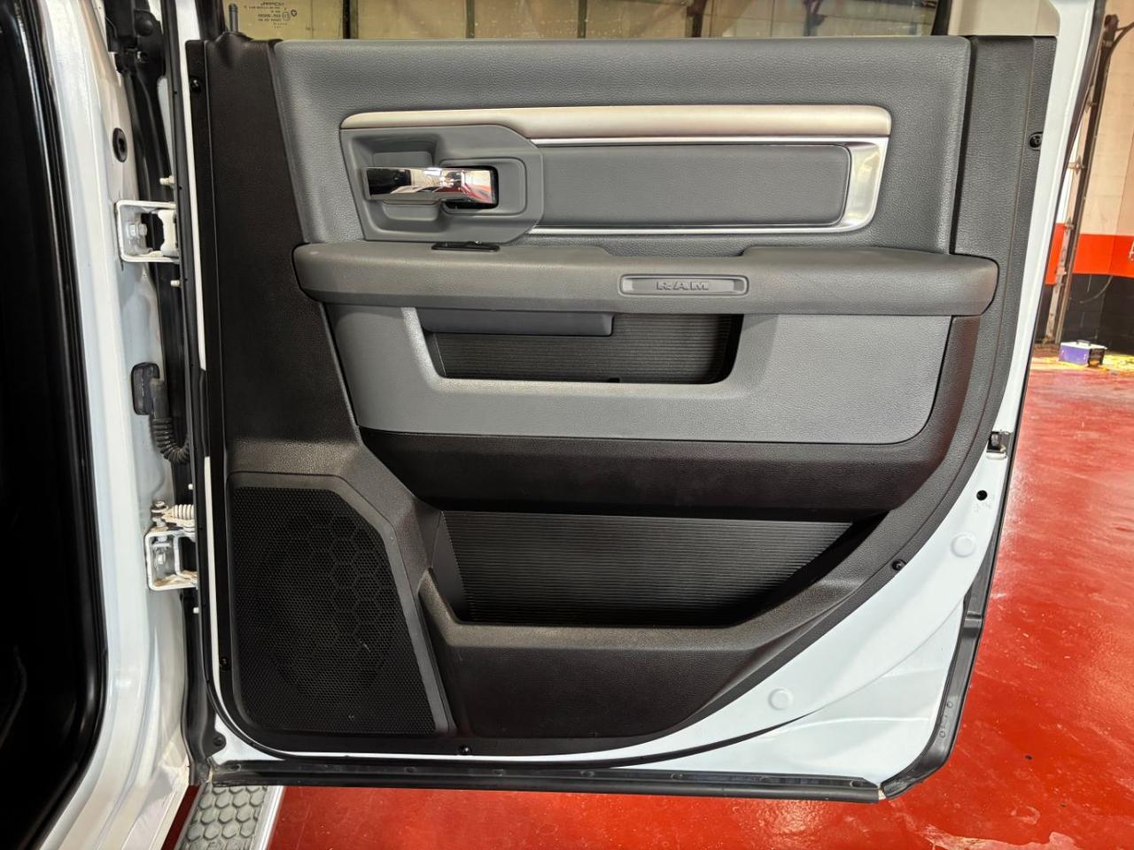 2017 Ram 1500 Big Horn Crew Cab 4x4 5'7 Box Franklin OH