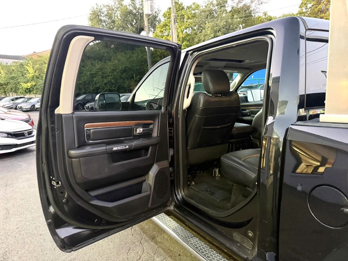 2017 Ram 1500 Crew Cab Laramie Pickup 4D 5 1/2 ft Cincinnati OH