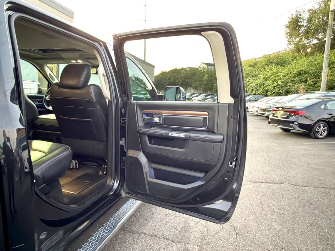 2017 Ram 1500 Crew Cab Laramie Pickup 4D 5 1/2 ft Cincinnati OH