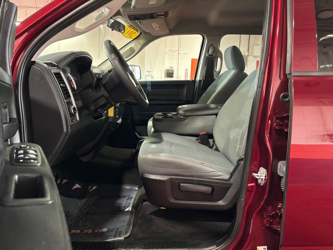 2017 Ram 1500 Express Crew Cab 4x4 5'7 Box Franklin OH