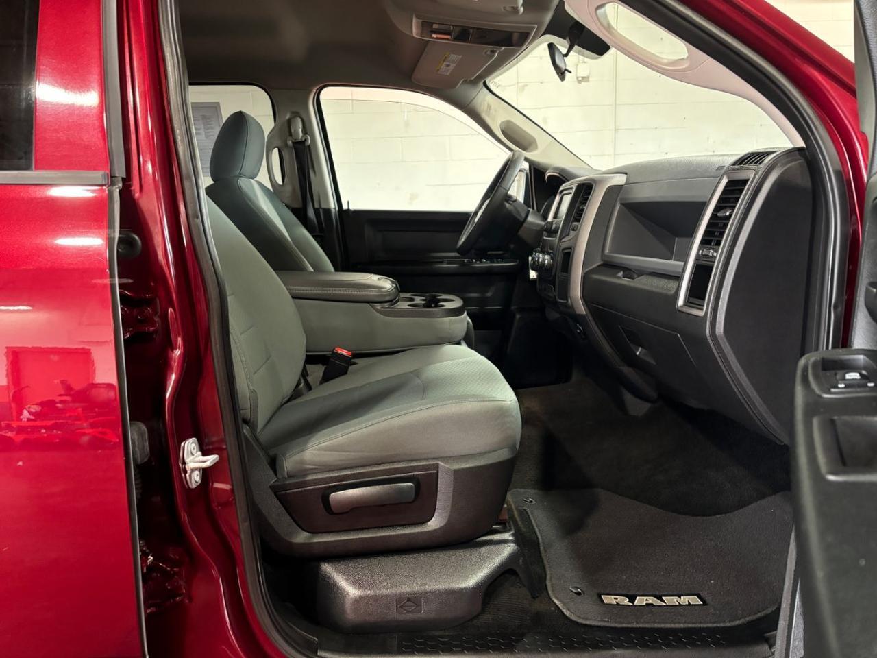 2017 Ram 1500 Express Crew Cab 4x4 5'7 Box Franklin OH