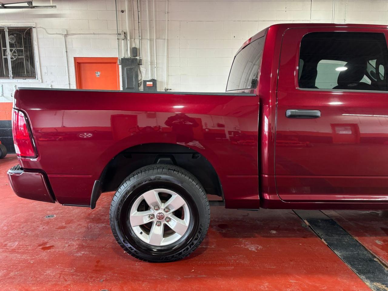 2017 Ram 1500 Express Crew Cab 4x4 5'7 Box Franklin OH