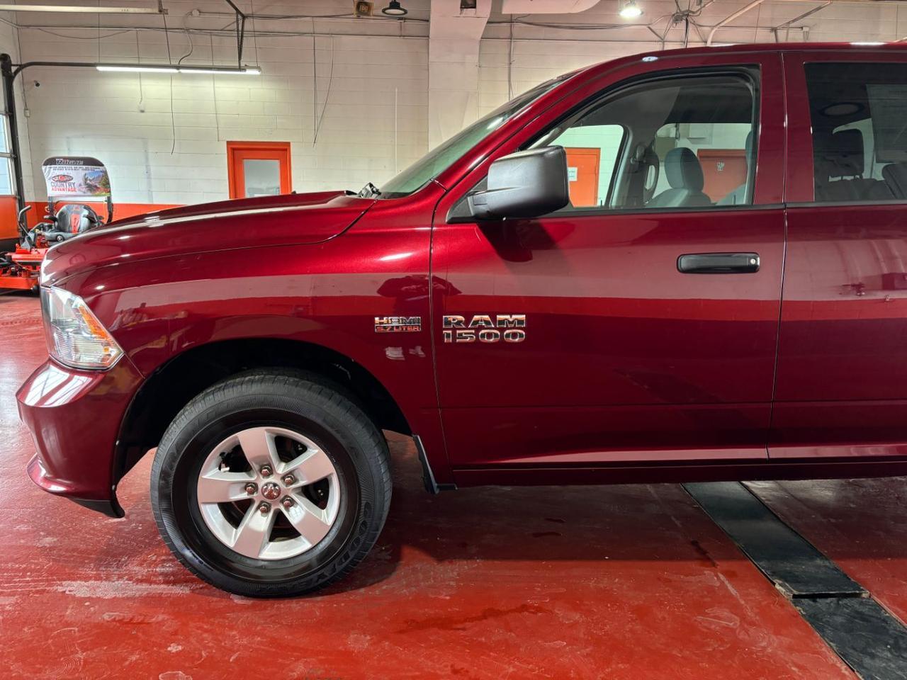 2017 Ram 1500 Express Crew Cab 4x4 5'7 Box Franklin OH
