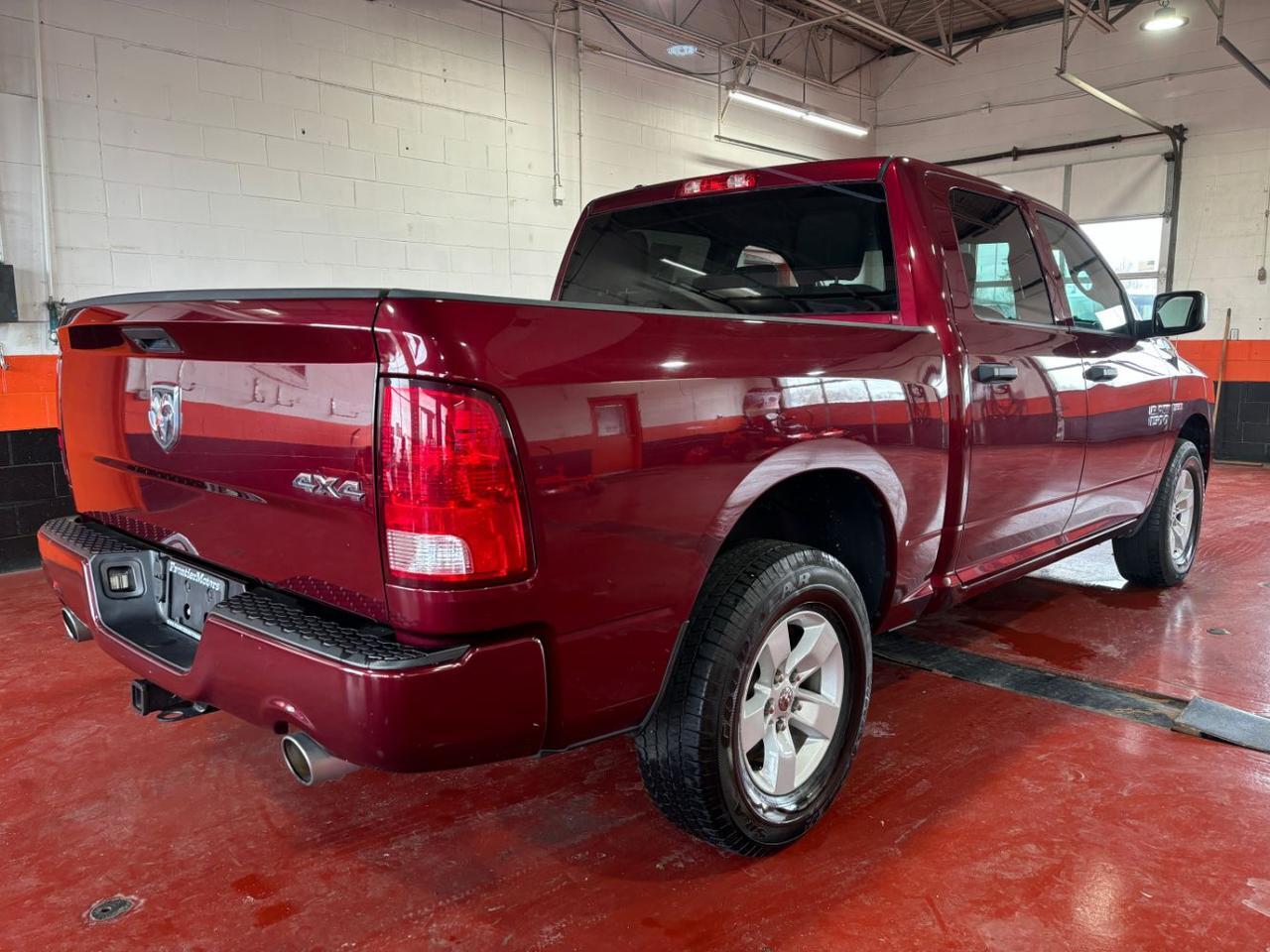 2017 Ram 1500 Express Crew Cab 4x4 5'7 Box Franklin OH