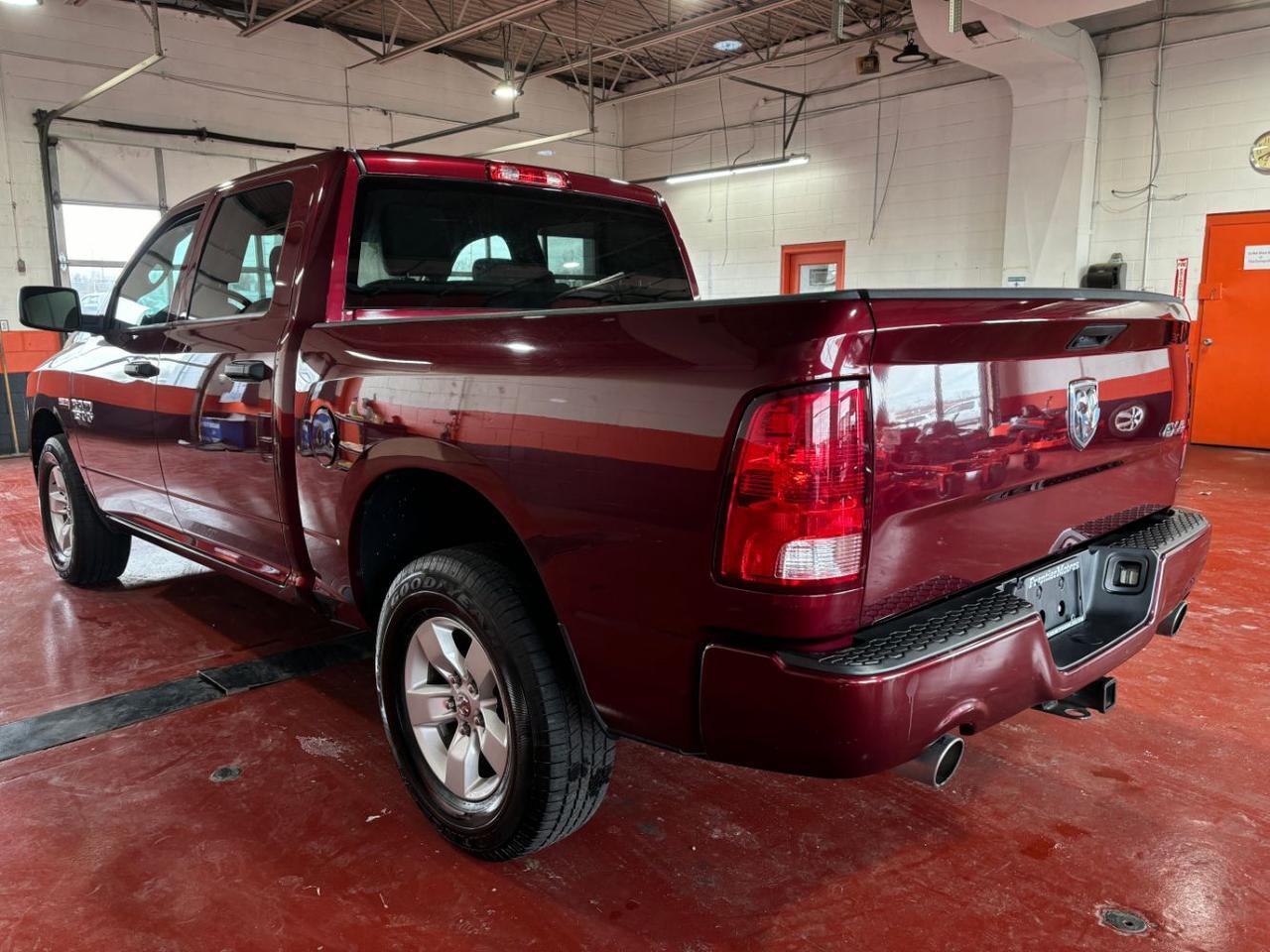 2017 Ram 1500 Express Crew Cab 4x4 5'7 Box Franklin OH