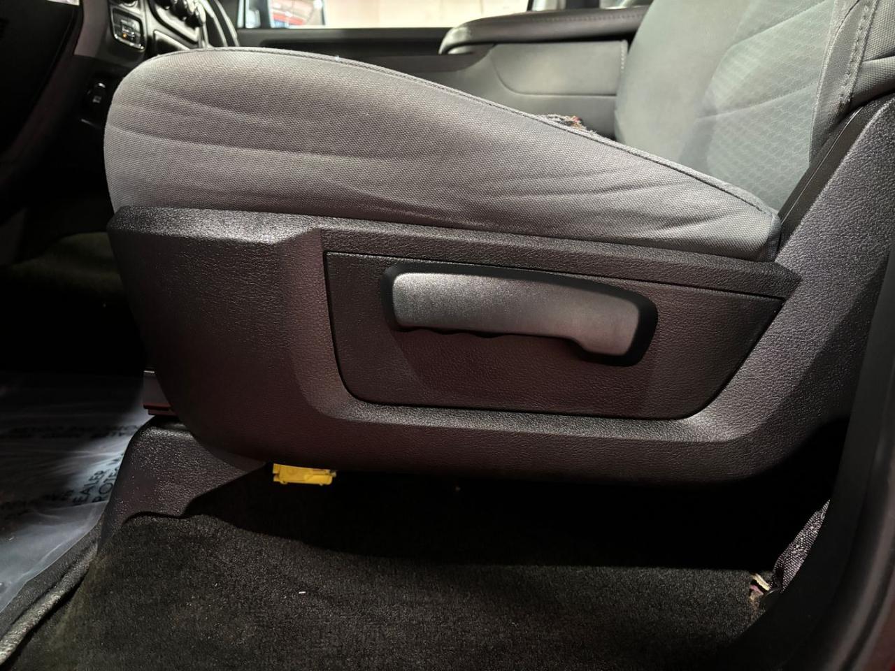 2017 Ram 1500 Express Crew Cab 4x4 5'7 Box Franklin OH