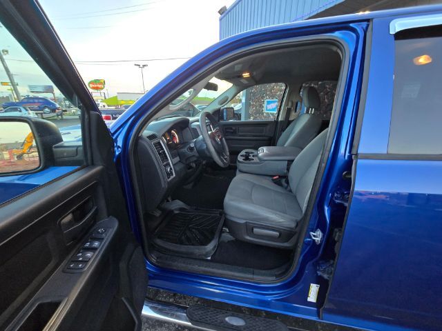 2017 Ram 1500 Express Quad Cab 4x4 6'4 Box Saint Joseph MO