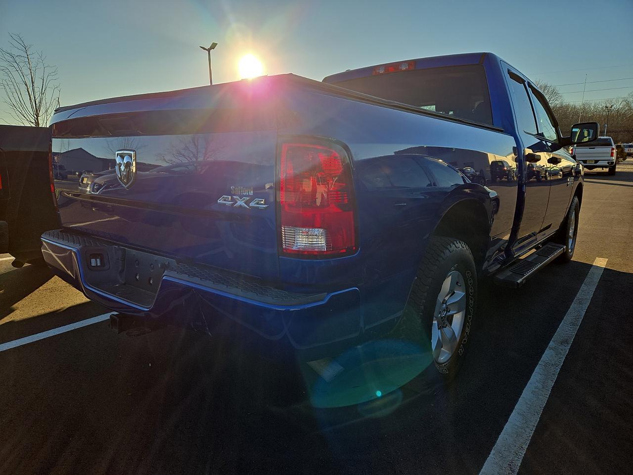 2017 Ram 1500 Express Quad Cab 4x4 6&apos;4&quot; Box