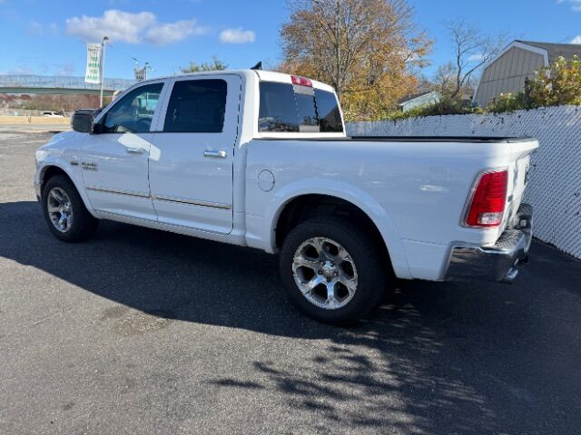2017 Ram 1500 Laramie Crew Cab 4x4 5&apos;7 Box East Islip NY