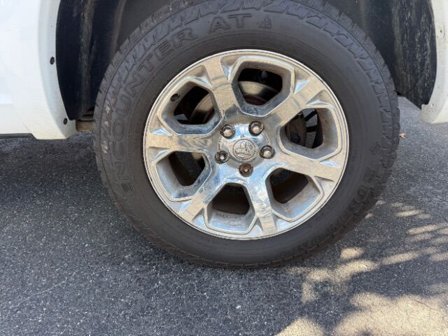 2017 Ram 1500 Laramie Crew Cab 4x4 5&apos;7 Box East Islip NY