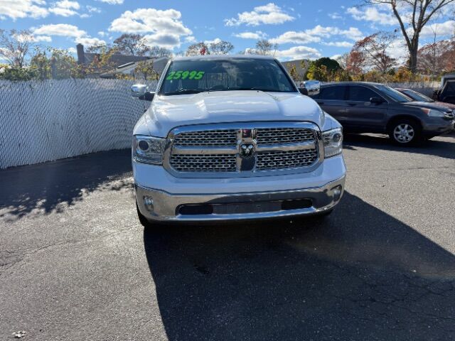2017 Ram 1500 Laramie Crew Cab 4x4 5&apos;7 Box East Islip NY