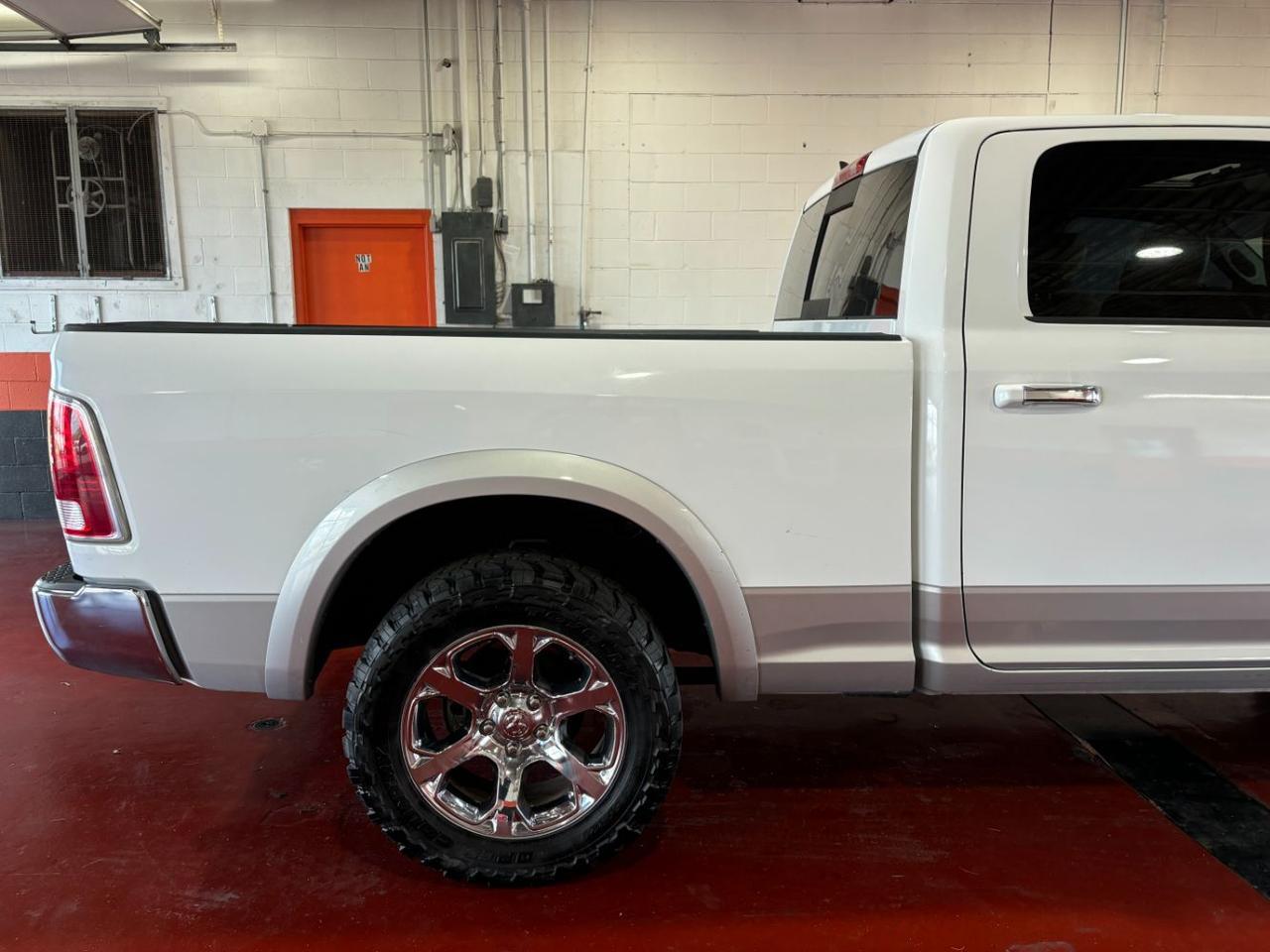 2017 Ram 1500 Laramie Crew Cab 4x4 6&apos;4 Box Franklin OH