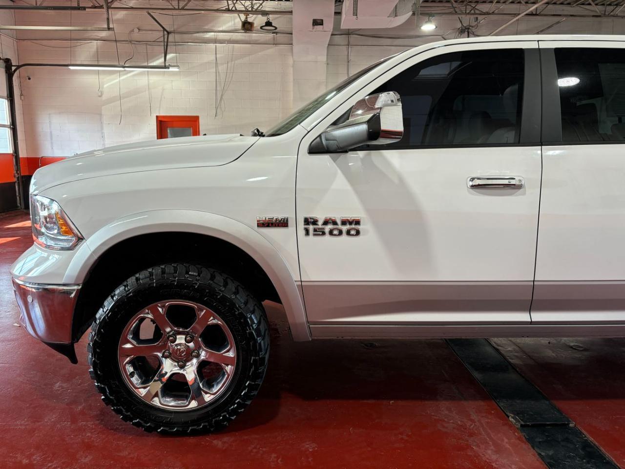 2017 Ram 1500 Laramie Crew Cab 4x4 6&apos;4 Box Franklin OH